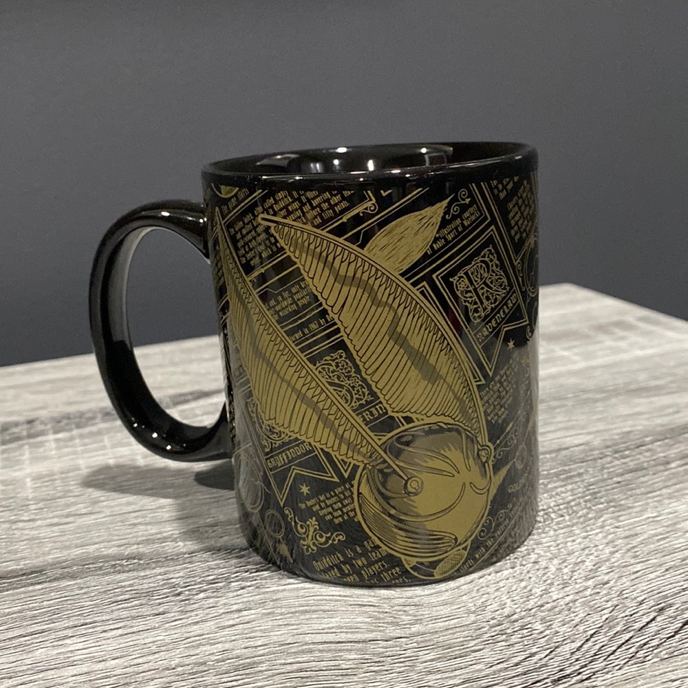 Harry Potter | The Golden Snitch Black and Gold Ceramic Mug